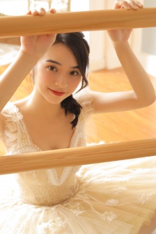 暗卫肚子里面满满的都是虫卵小说